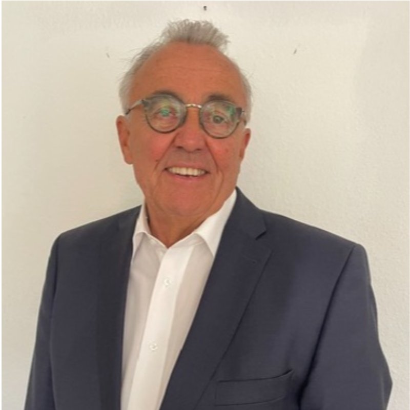  Richard Csaki
